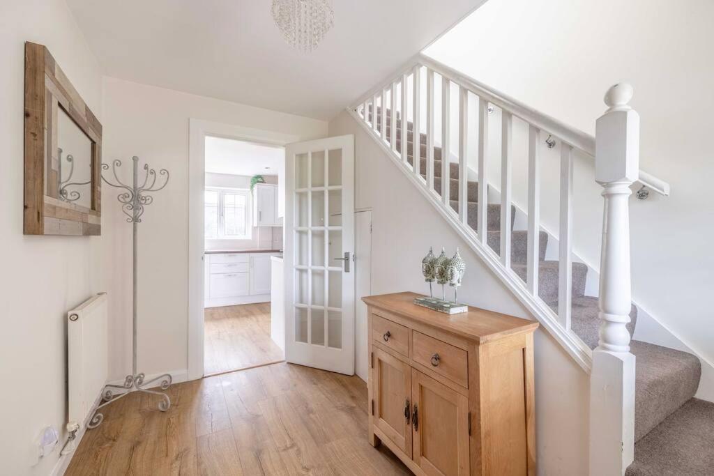 3-Bed Family Home With Parking & Large Garden Windsor Exteriör bild